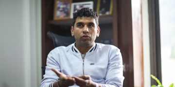 Aquí le contamos los lazos familiares de David Racero en el Gobierno que están generando polémica