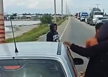 Conductor denuncia que cobran $20.000 extorsionistas para dejar pasar y bloquean la vía Tasajera