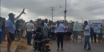Bloqueo de vía en Soledad por basurero a cielo abierto y presencia de delincuencia