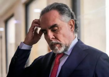 Armando Benedetti lanza dardos al Congreso: “El Gobierno está con los de abajo y el Congreso con los dirigentes”