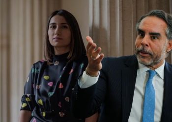 Benedetti reabre polémica con Laura Sarabia con un enigmático mensaje en redes sociales