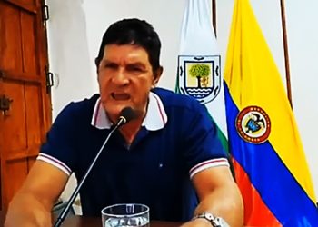 Padre de Monsalve admite que Iván Cepeda le ofreció asilo político a su hijo para declarar contra Uribe