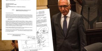 Impulsan moción de censura contra el Ministro de Salud por crisis en el sistema