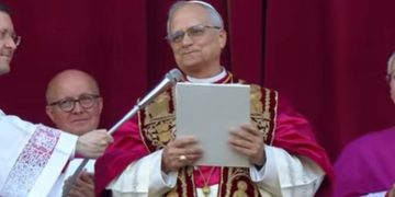 León XIV agradece a Francisco y afirma: “Dios nos ama a todos incondicionalmente”
