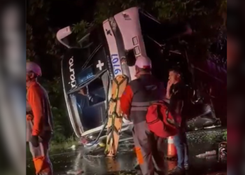 Tragedia en las vías del Tolima: volcamiento de bus deja tres muertos y más de 15 heridos