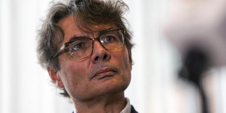 Exministro Alejandro Gaviria advierte que Petro busca “arrebatarle” derechos al Congreso