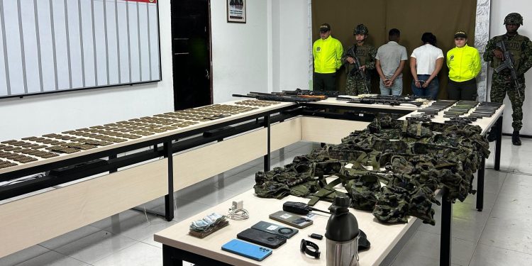 Incautan en Nariño 5 fusiles y otras armas que pertenecerían a las FARC