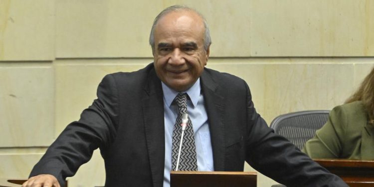 Héctor Carvajal, el abogado de confianza de Petro, llega a la Corte Constitucional