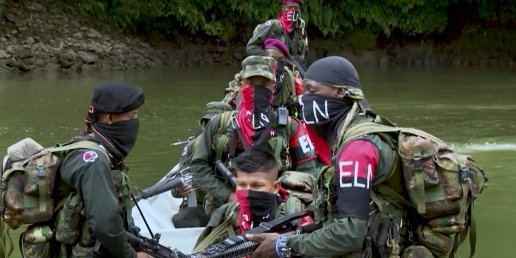 El ELN impone paro armado de 72 horas en el Chocó en medio de cruce con el Clan del Golfo