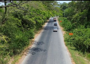 Hallan cadáver baleado en la vía Riohacha – Valledupar: autoridades investigan el caso