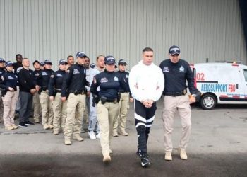 Colombia extradita a 13 personas a EE. UU., incluidos tres exintegrantes de la Armada