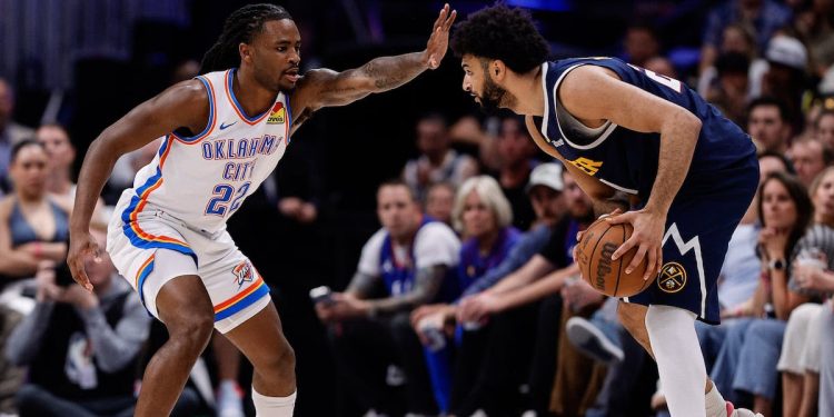 OKC resiste en Denver y empata la serie