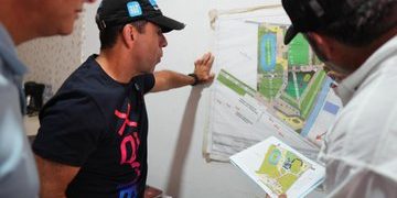 “Construimos suelo para construir sueños”, alcalde Char durante inspección de obra del parque Jorge Robledo Ortiz