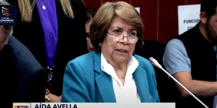 Senado rechaza ponencia alternativa de Aída Avella sobre la Reforma Laboral