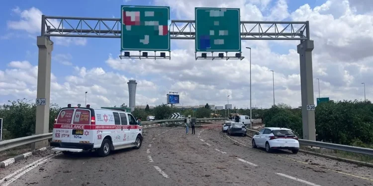 Israel ataca el puerto yemení de Al Hudeida en respuesta a misil del aeropuerto Tel Aviv