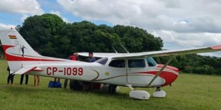 Autoridades buscan avioneta desaparecida en la Amazonía boliviana con cinco personas a bordo