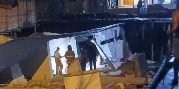 Niña de siete años murió tras el colapso de una vivienda en Buenaventura; tres familiares resultaron heridos