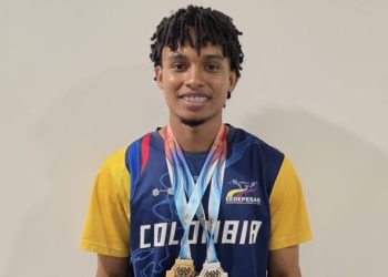 José Eber González se corona campeón mundial juvenil en levantamiento de pesas