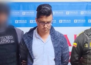 Detención domiciliaria para hombre que agredió con insultos racistas a agente de tránsito en Cali