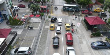 Se implementa laboratorio vial de prohibido girar a la derecha en la carrera 51B con calle 82
