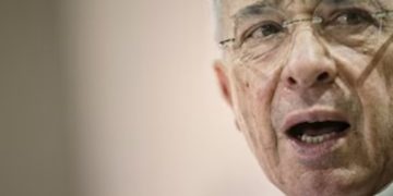 Álvaro Uribe lanza fuertes críticas al presidente Petro por consulta popular y situación del país