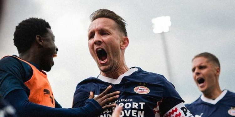 PSV remonta y se corona campeón en un final de infarto