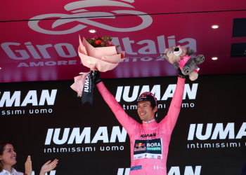 Tarling gana, Roglic lidera el Giro