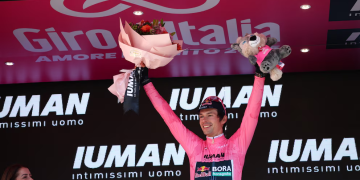 Tarling gana, Roglic lidera el Giro