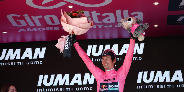 Tarling gana, Roglic lidera el Giro