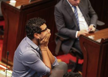 La sombra de la “muerte política” se cierne sobre David Racero