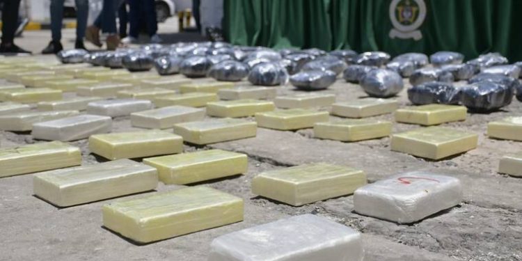 Golpe al narcotráfico en Barranquilla: Policía incauta arsenal y cargamento de droga en El Tabor