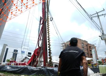 Trabajamos a toda máquina para que la alegría llegue muy pronto a la 85 y a nuestra gente: alcalde Char inspecciona canalización