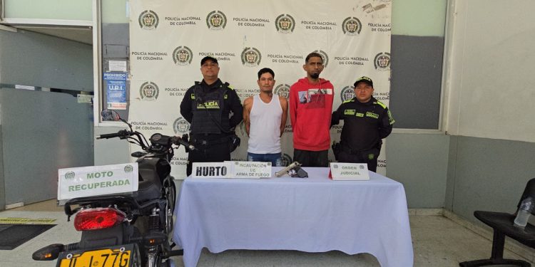 Capturan en Barranquilla a dos presuntos delincuentes; uno tenía circular azul de Interpol