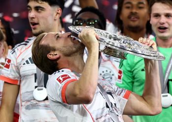 Kane celebra su primer título con gol