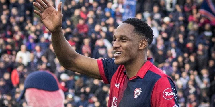 Yerry Mina renueva con el Cagliari