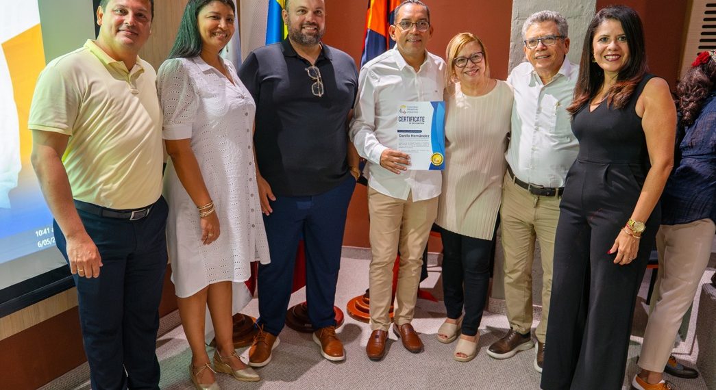 Rector de la Uniatlántico recibió reconocimiento internacional por su liderazgo en la educación superior