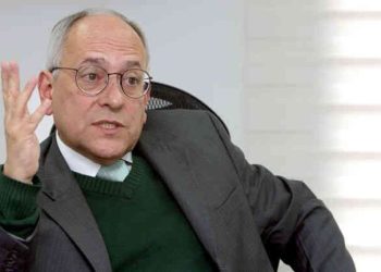 El uribismo en la cuerda floja: José Obdulio exige definir candidato presidencial antes de agosto