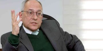 El uribismo en la cuerda floja: José Obdulio exige definir candidato presidencial antes de agosto