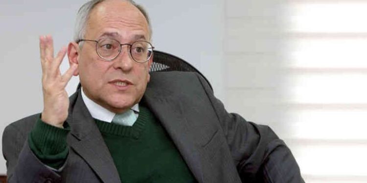 El uribismo en la cuerda floja: José Obdulio exige definir candidato presidencial antes de agosto