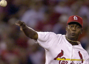 Édgar Rentería entra al Salón de la Fama de los Cardenales de San Luis