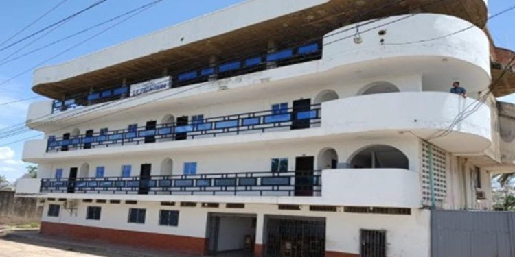 En el barrio Hipódromo: reconocido restaurante en Soledad tenía la acometida eléctrica intervenida