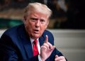 Donald Trump amenaza a la UE con un arancel del 50% a partir de junio