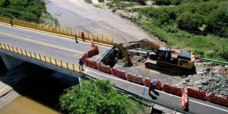 Puente de Juan de Acosta: trabajos avanzan mientras la vía al Mar permanece cerrada