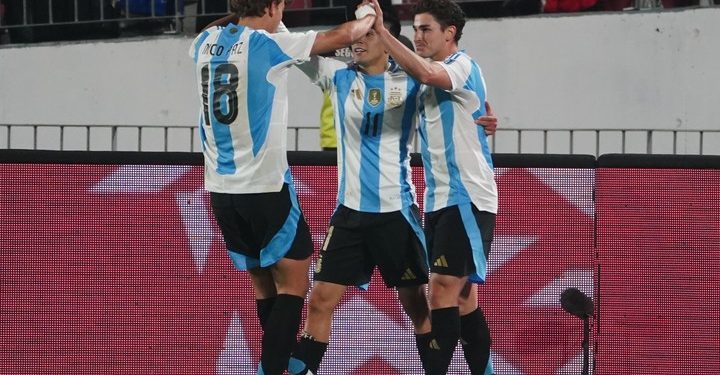 Argentina se impone en Santiago con un golazo de Julián Álvarez