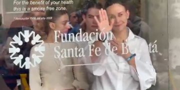 Esposa de Miguel Uribe agradece desde la ventana de la Fundación Santa Fe el apoyo ciudadano