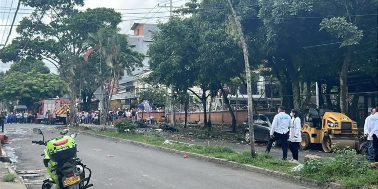 Ataques simultáneos en Cauca y Valle dejan cuatro muertos y 16 atentados
