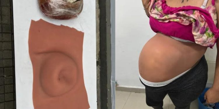¡Estaba “embarazada” de coca! Mujer cae en Cali con barriga falsa cargada de droga