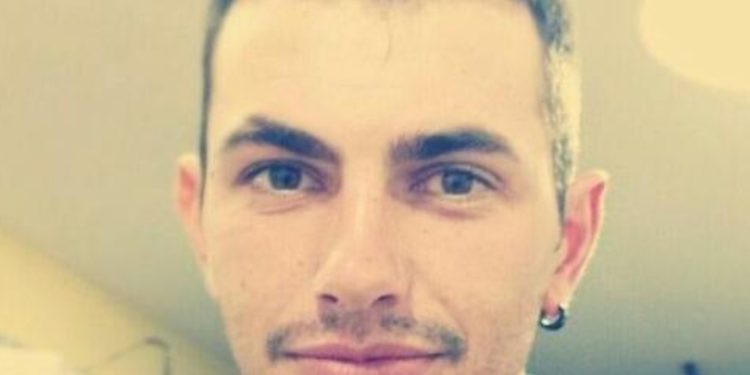 Atacan con aceite hirviendo al asesino confeso de dos mujeres en cárcel de Italia