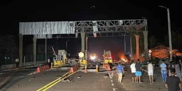 Un vigilante y una cajera, las víctimas del atentado con carro bomba en peaje de la vía Riohacha–Maicao