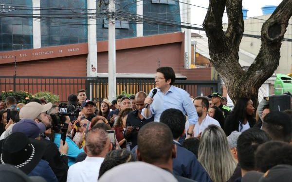 Iván Mordisco niega responsabilidad en atentado contra Miguel Uribe: “No planificamos ni ordenamos ninguna acción”